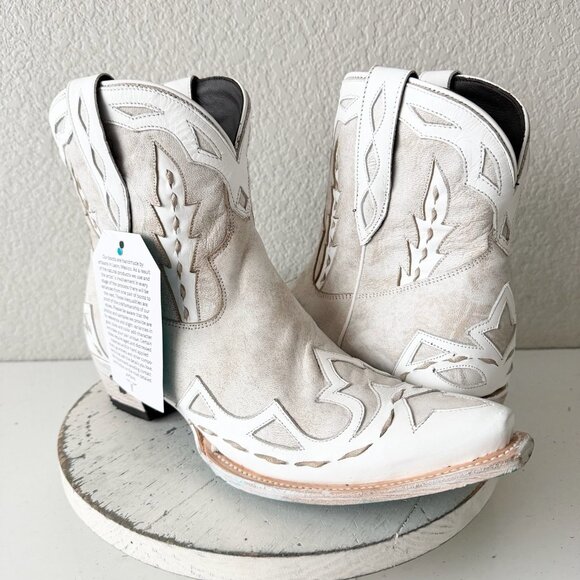 Lane CHASE THE WIND Womens Cowboy Bootie 12 Western Short White Cowgirl Boots - Picture 1 of 11